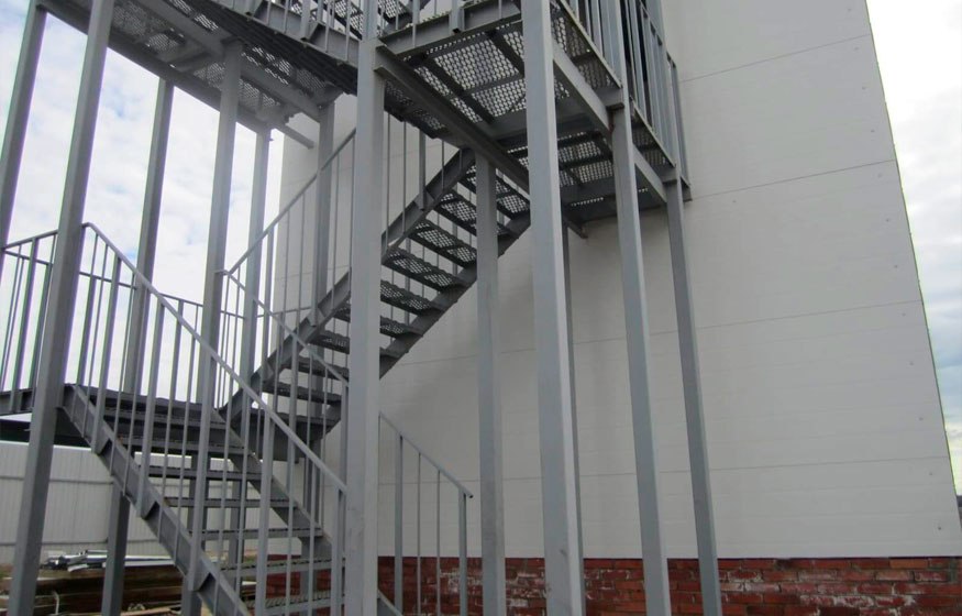 Металлические лестницы