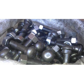 Болт стыковой