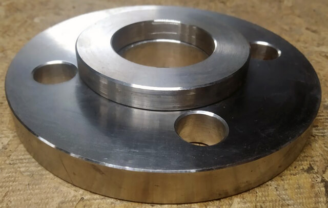 Фланец плоский свободный на приварном кольце