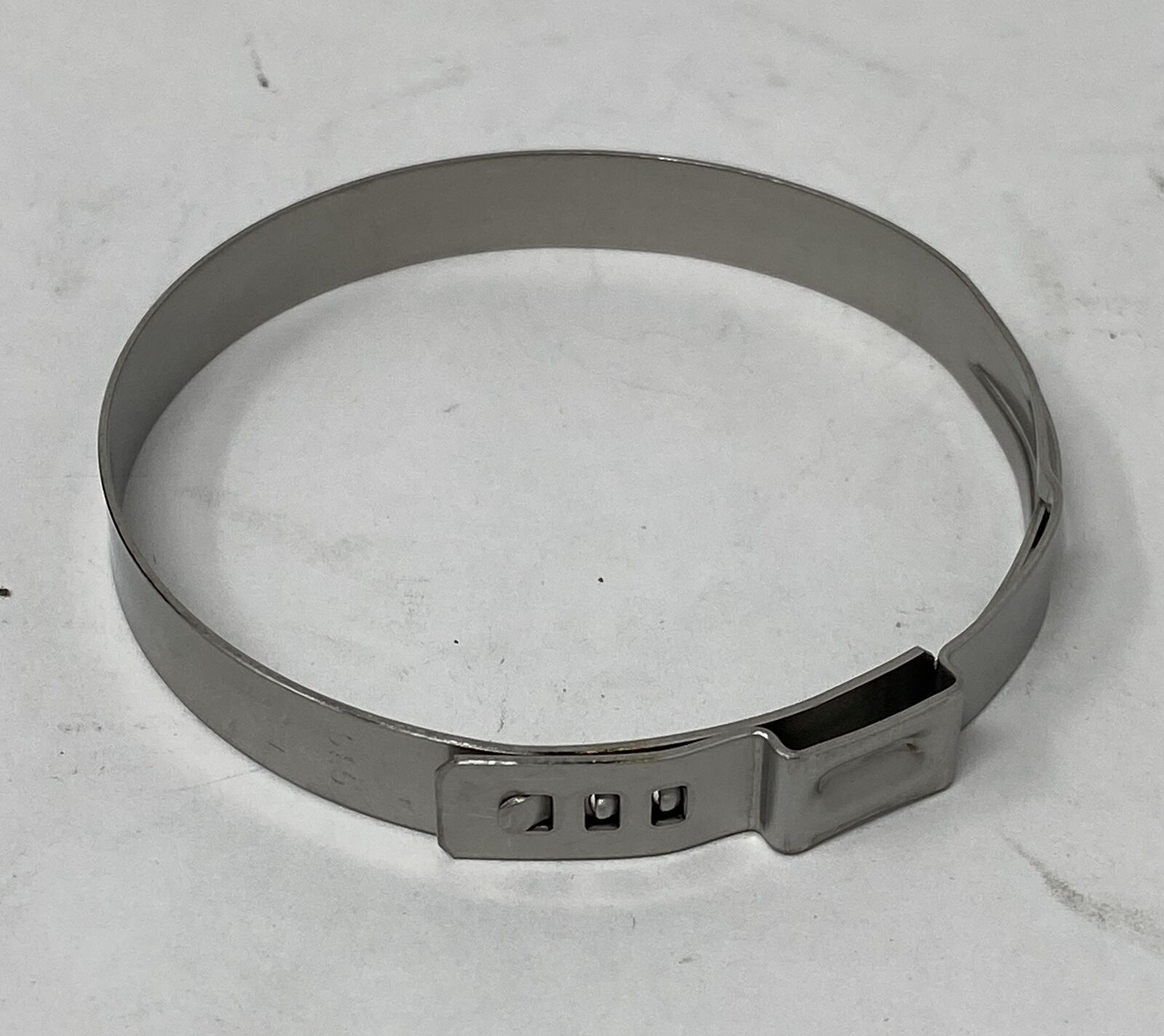 Крепление отличительных планок