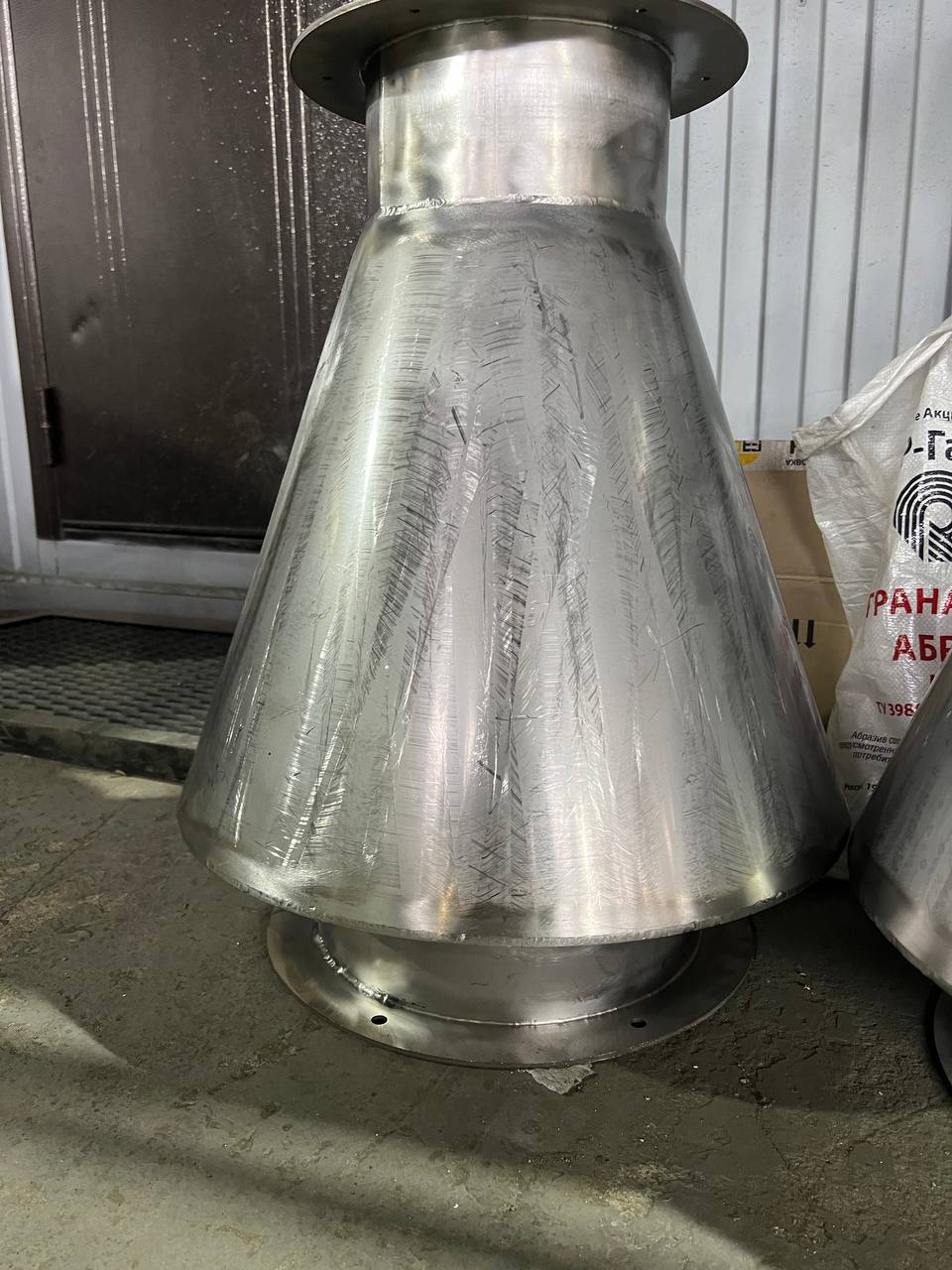 Конусная обечайка из нержавеющей стали AISI 304