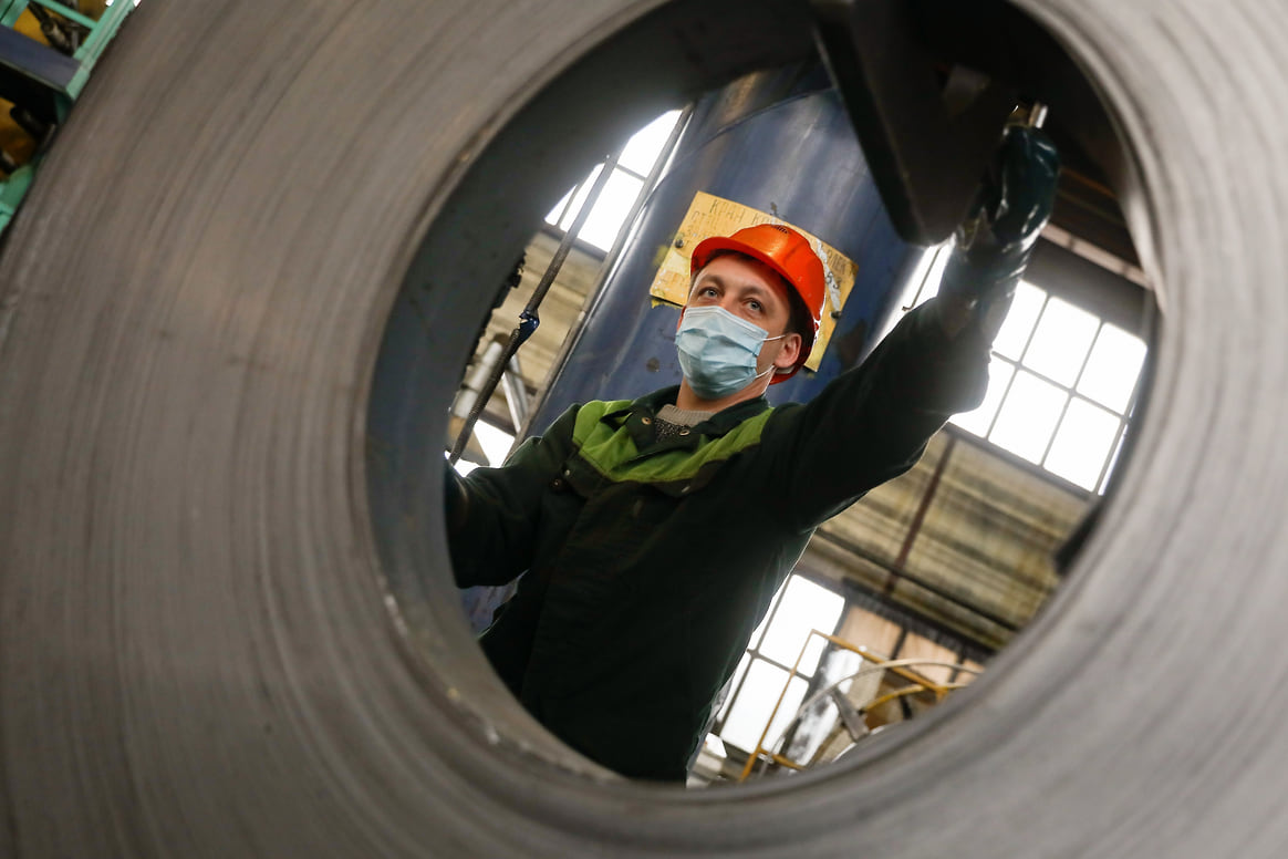 Арматуру сгибают на экспорт